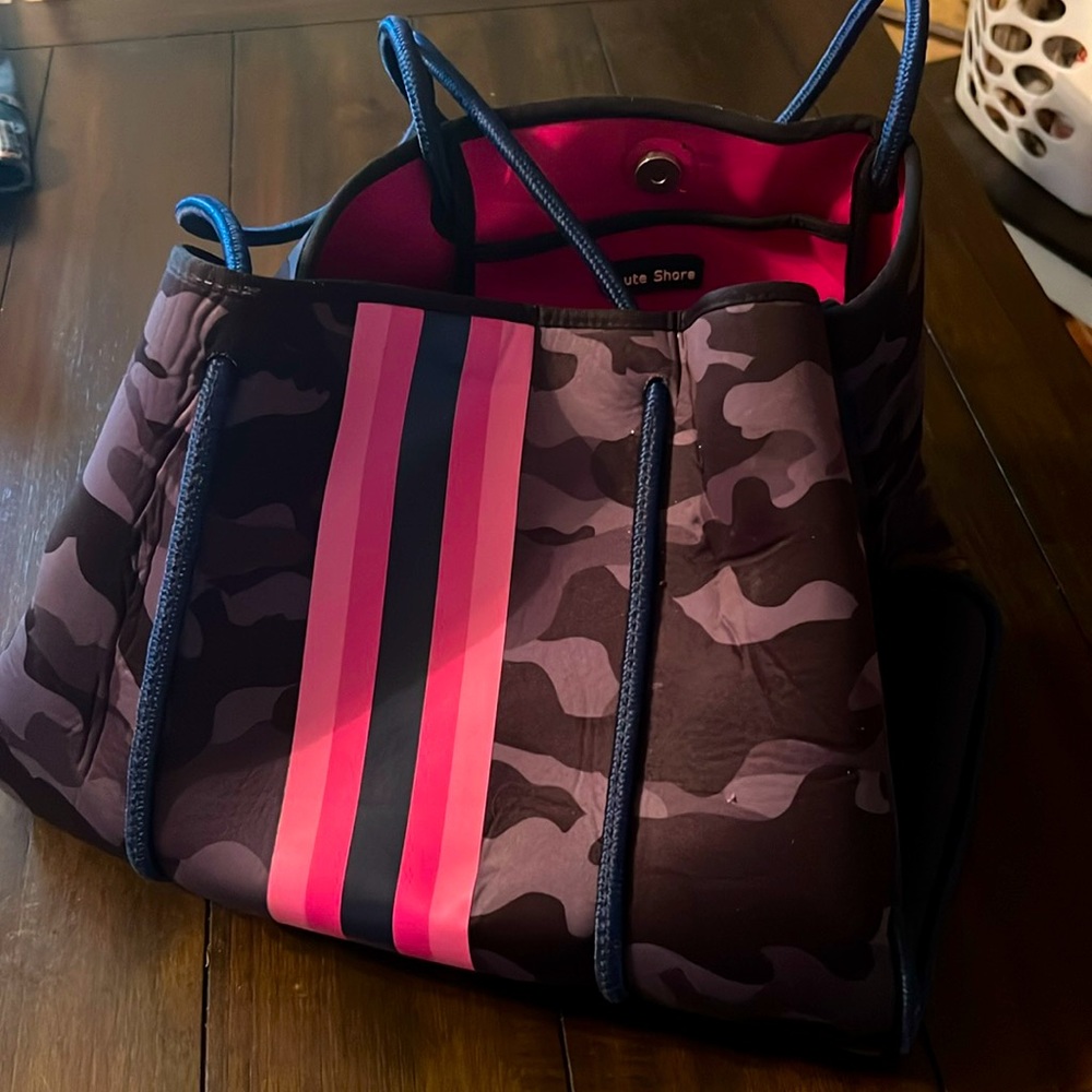 HAUTE SHORE camo bag